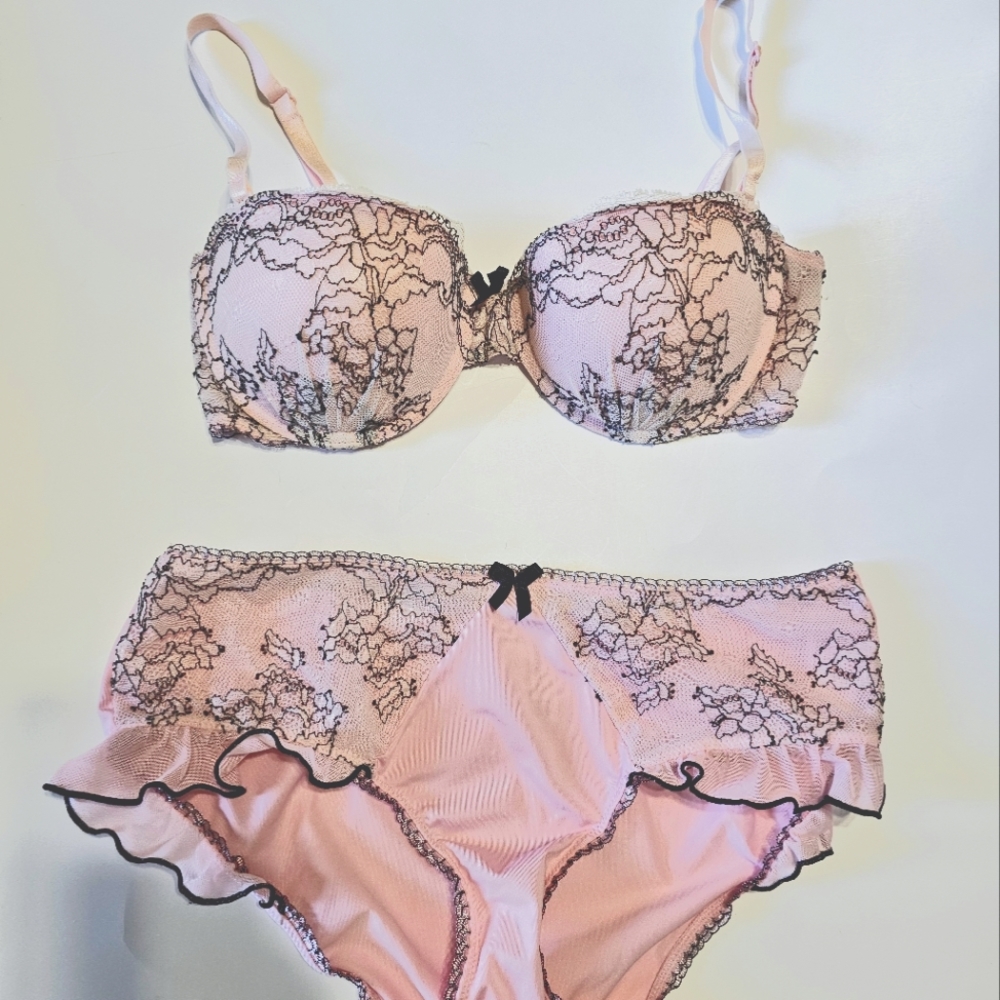 Y2K Sophie B. Pink Black Sugar Lace 34c push up bra padded large medium